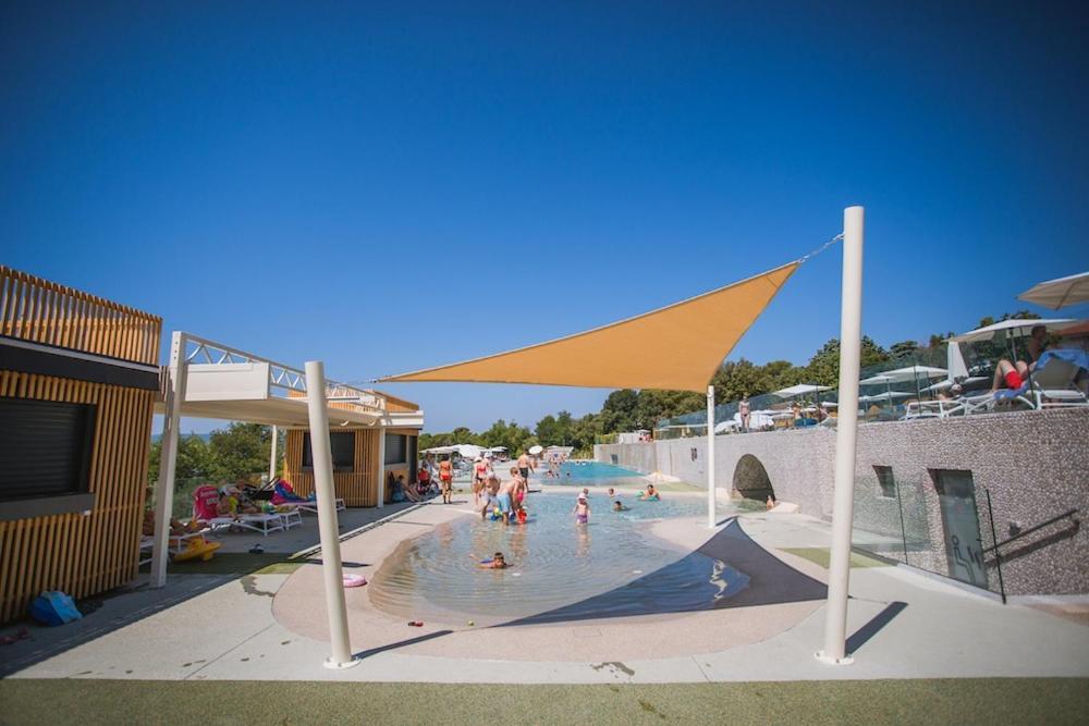 Villa Family Grand De Luxe Mobilhome Selce Exterior photo
